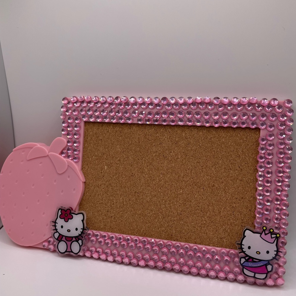 Hello Kitty Picture Frame 🩷🎀 - Picture 3 of 6